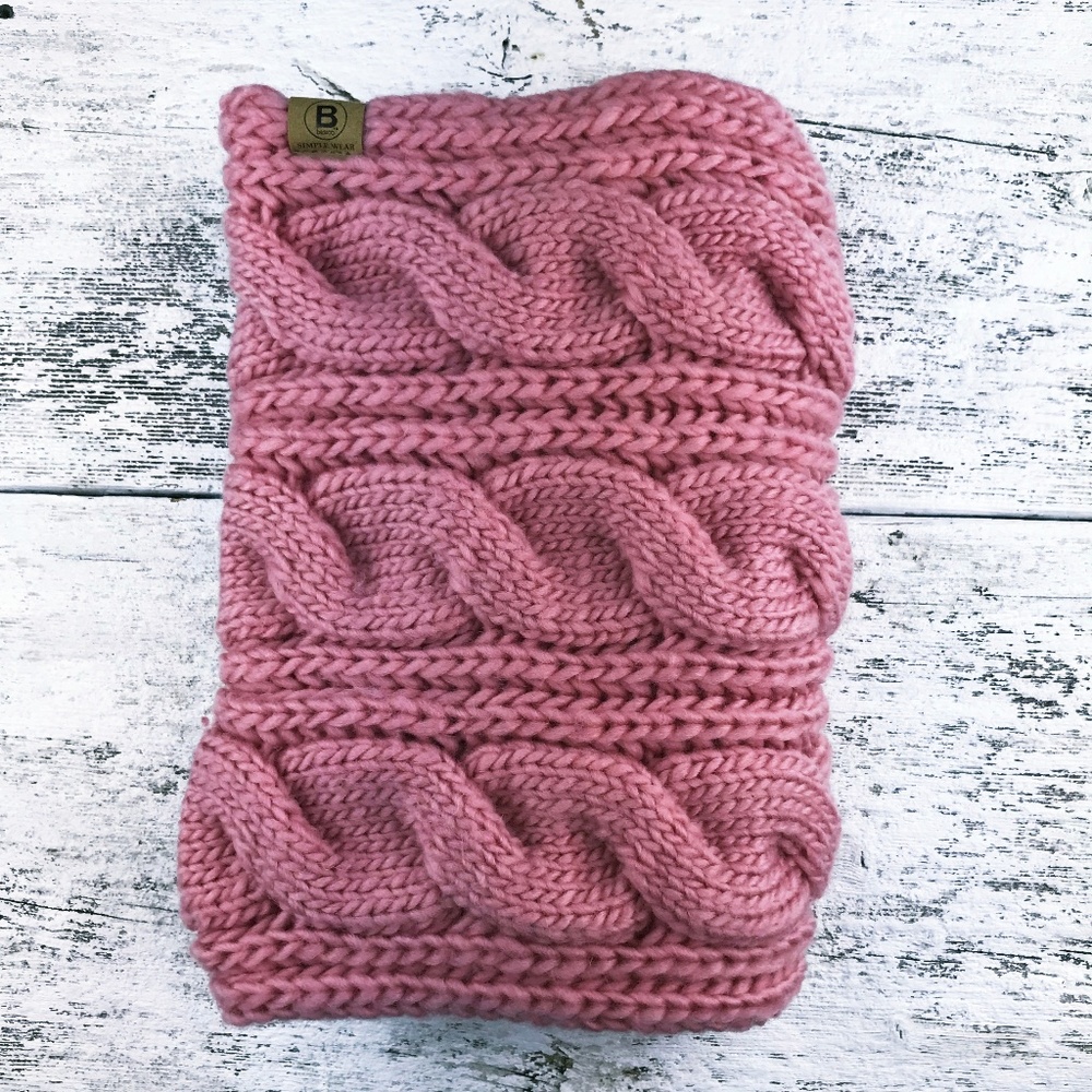 Basico ~ Cable Knit Cowl ~ Scarf